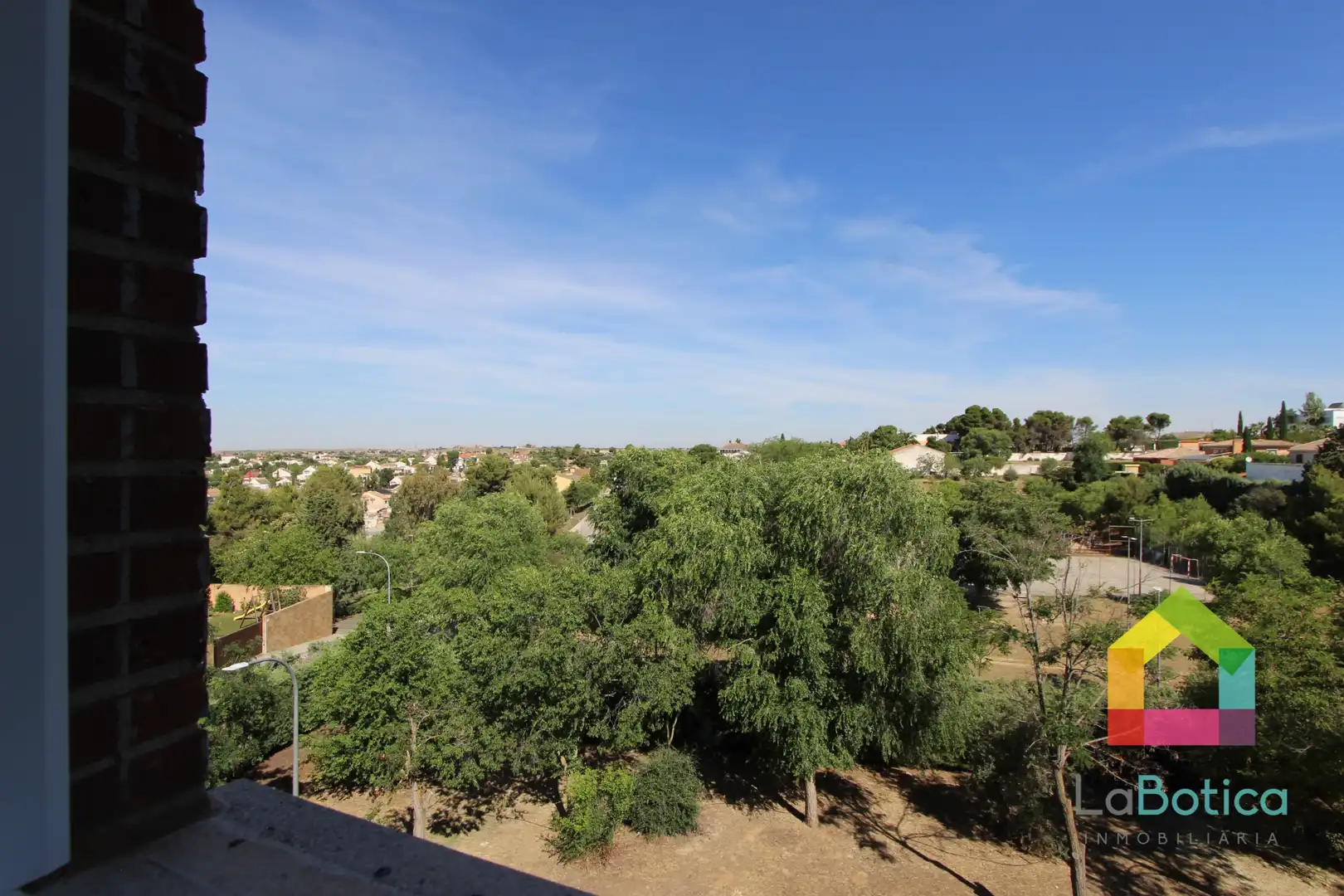 Vista exterior de Piso en venta en Olías del Rey con Aire acondicionado, Calefacción y Terraza