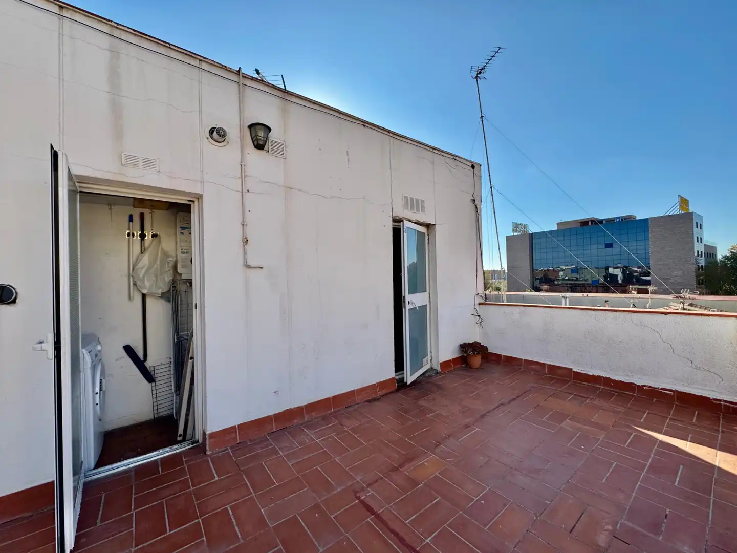 Habitación de Ático en venta en El Prat de Llobregat con Aire acondicionado, Calefacción y Terraza