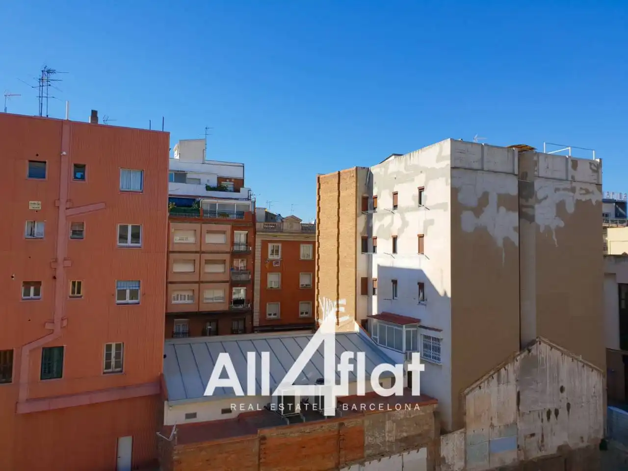 Außenansicht von Wohnung zur Miete in L'Hospitalet de Llobregat mit Klimaanlage, Heizung und Möbliert