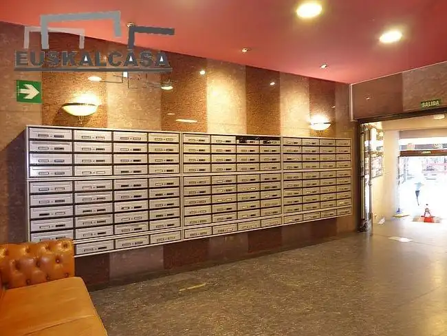 Oficina en venda en Bilbao  amb Moblat