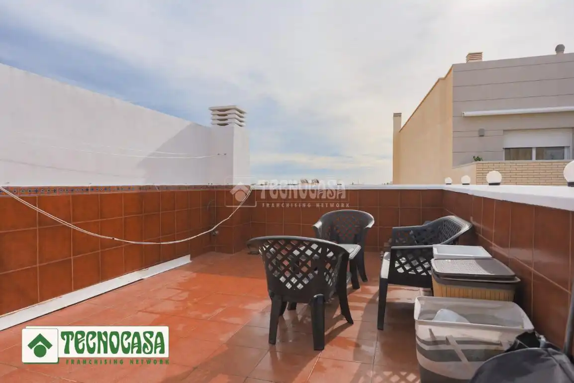 Terrassa de Casa adosada en venda en Adra amb Terrassa i Moblat