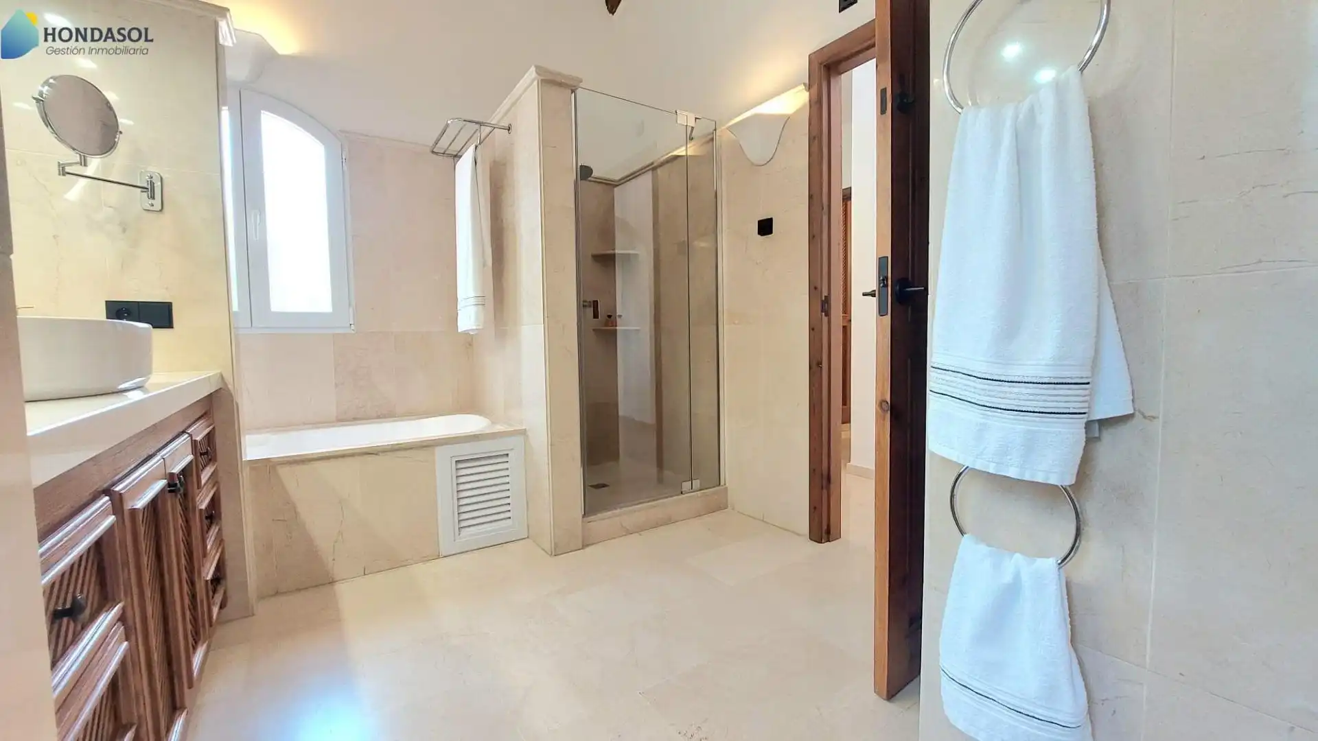 Bany de Casa o xalet en venda en Cartagena amb Aire condicionat, Jardí privat i Terrassa