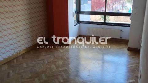 Foto 4 de Pis de lloguer a Calle Viñegra, Los Cármenes, Madrid