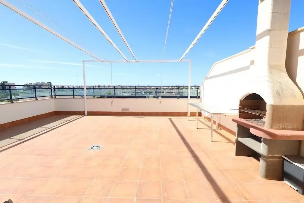 Attic for rent in Calle Calle Federico García Lorca, Mil Palmeras
