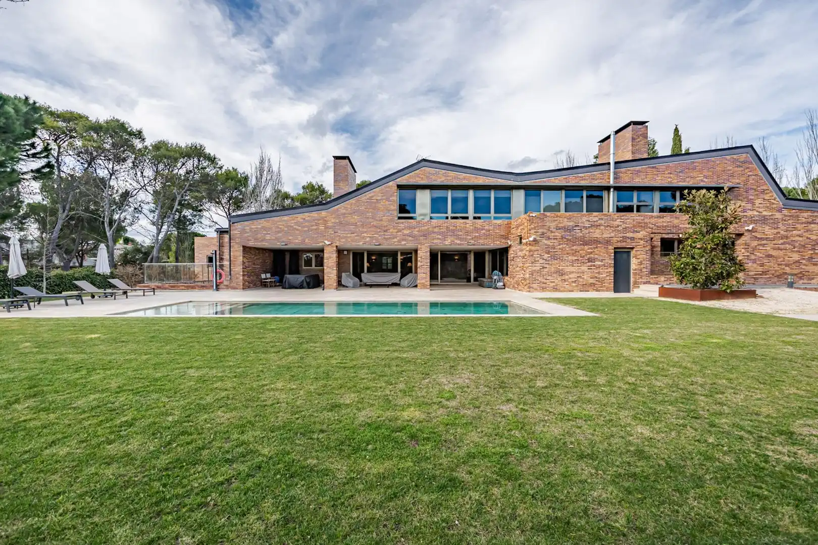Exterior view of Houses for sale in Boadilla del Monte  with Air Conditioner, Heating and Private garden