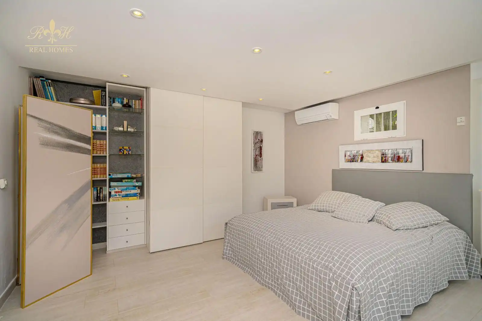Bedroom of Houses for sale in L'Alfàs del Pi  with Air Conditioner, Terrace and Swimming Pool
