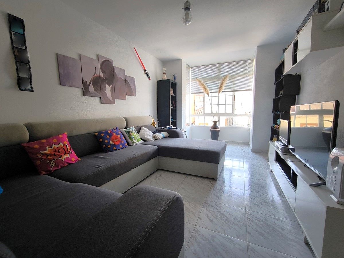 Sala d'estar de Casa o xalet en venda en Vilagarcía de Arousa amb Calefacció i Moblat