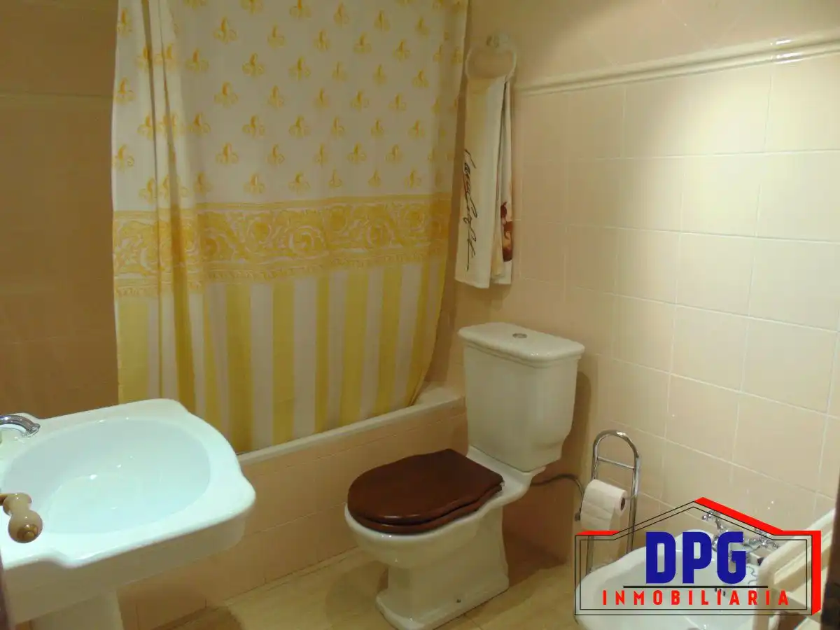 Baño de Apartamento en venta en Garrucha con Aire acondicionado, Terraza y Amueblado