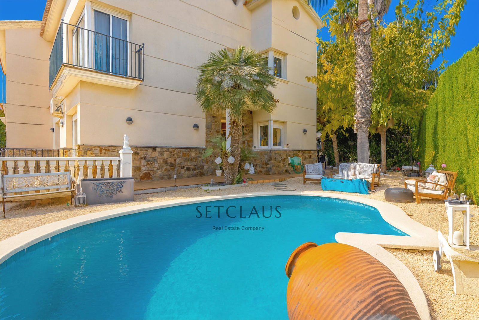 Vista exterior de Casa adosada en venta en Tiana con Calefacción, Terraza y Piscina