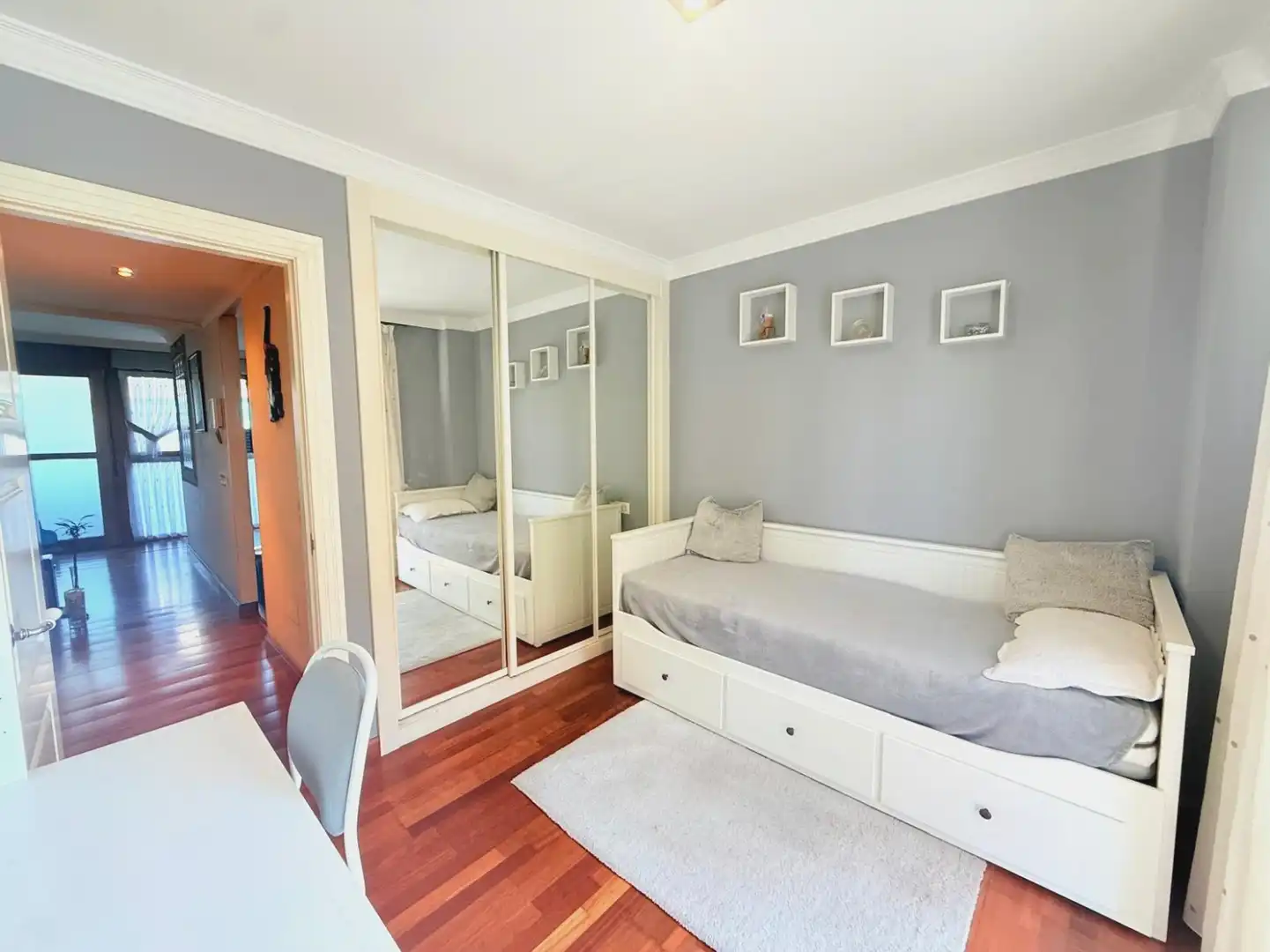Habitación de Piso en venta en Avilés con Calefacción, Terraza y Amueblado