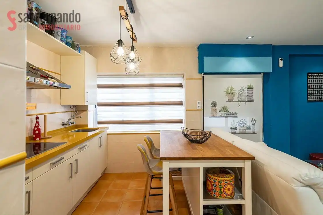 Cocina de Piso en venta en Torrelavega  con Parquet, Terraza y Amueblado