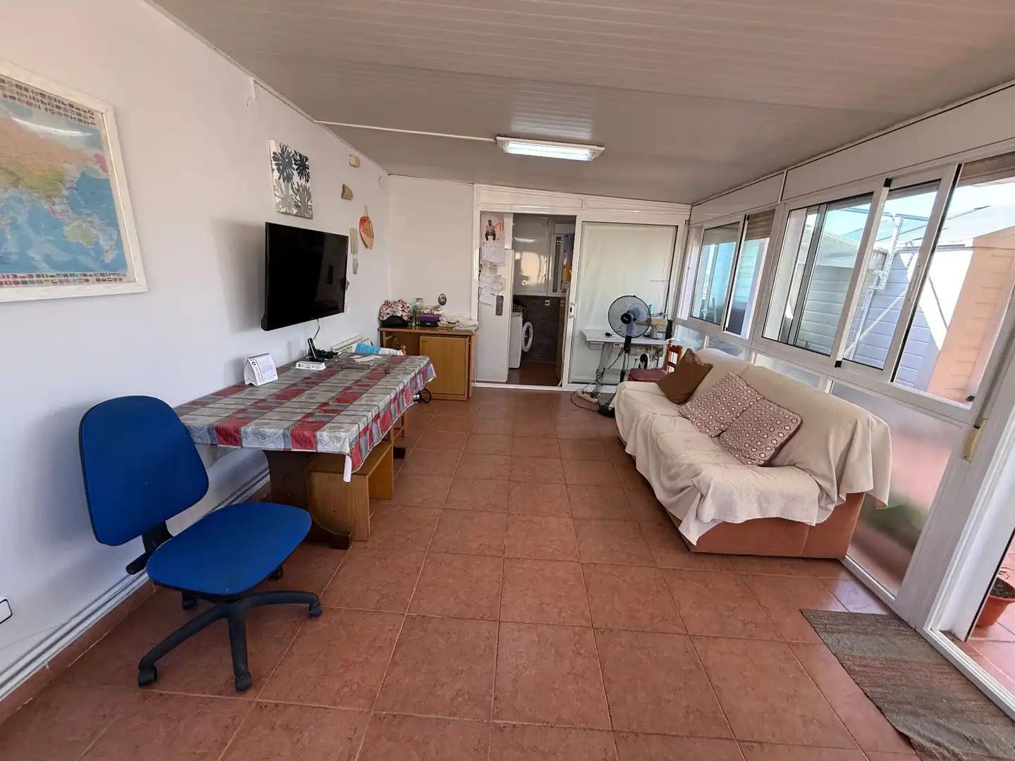 Living room of Flat for sale in Santa Coloma de Gramenet  with Air Conditioner, Heating and Terrace