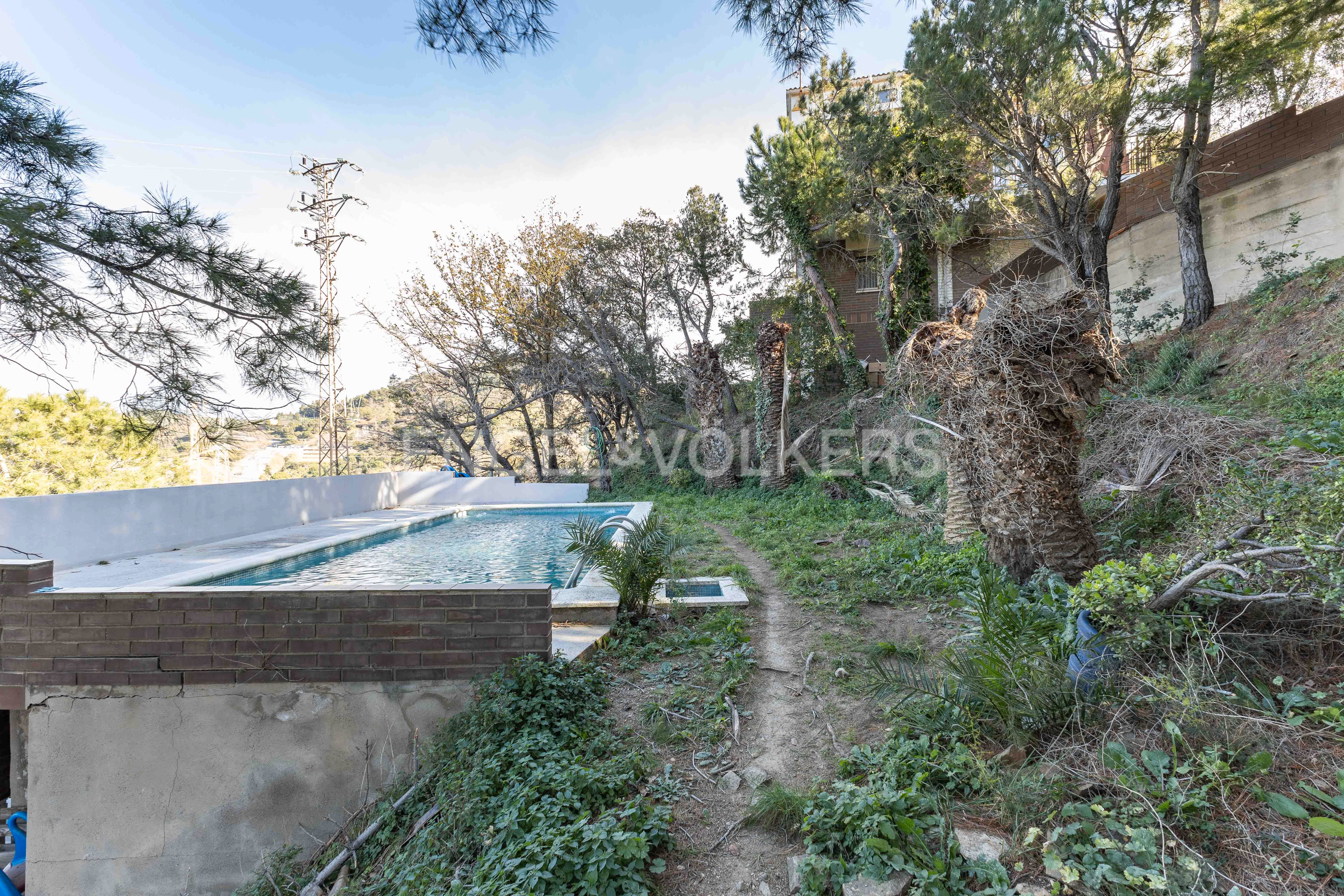 Vista exterior de Residencial en venda en Esplugues de Llobregat