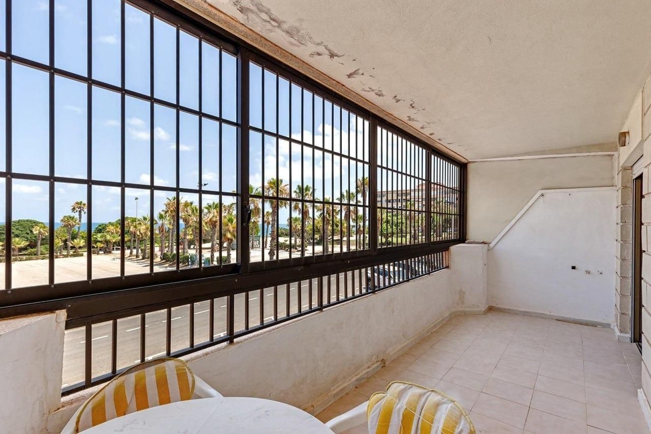 Vista exterior de Apartament en venda en Torrevieja amb Terrassa i Balcó