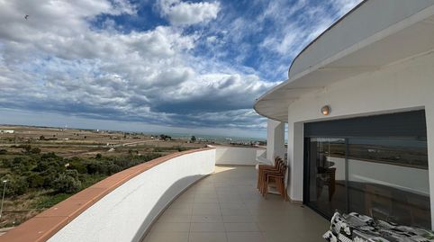 ÁTICO CON TERRAZA, VISTAS DESPEJADAS Y PARKING EN SANT CARLES DE LA RÀPITA