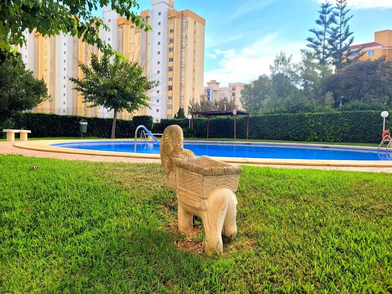 Piscina de Apartament de lloguer en Gandia amb Terrassa, Moblat i Piscina comunitària