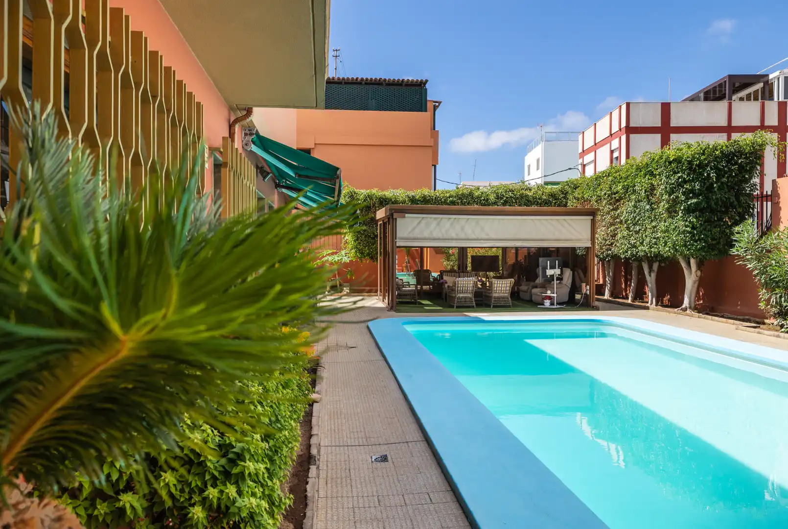Piscina de Casa o xalet en venda en Las Palmas de Gran Canaria amb Aire condicionat, Jardí privat i Terrassa