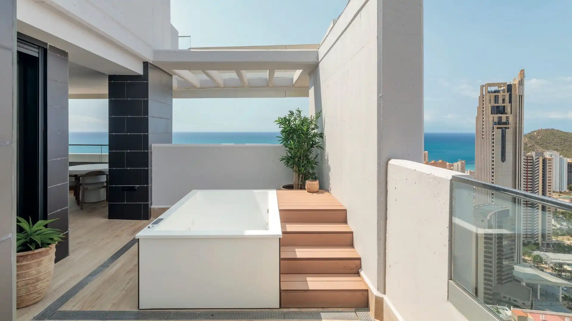 Terrassa de Apartament en venda en Benidorm amb Terrassa, Traster i Piscina comunitària