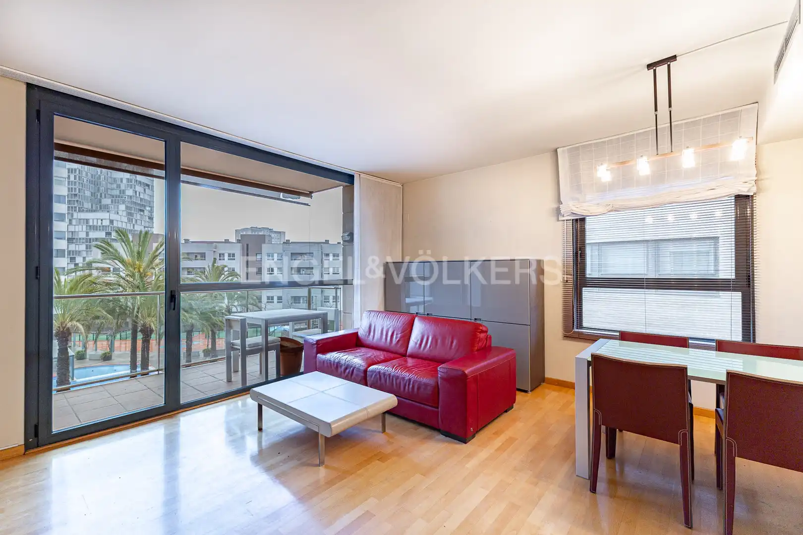 Außenansicht von Wohnung zur Miete in Barcelona mit Klimaanlage, Heizung und Parkett