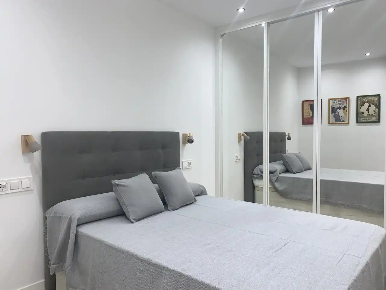 Bedroom of Flat for rent in Madrid  with Air Conditioner and Furnished