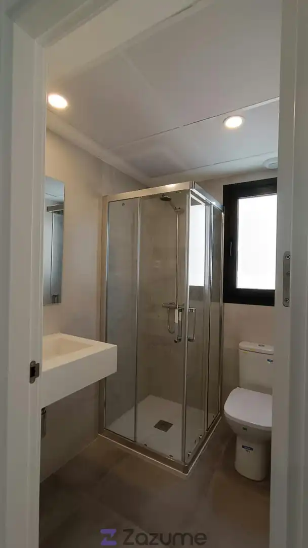 Baño de Piso de alquiler en Benalmádena con Aire acondicionado, Parquet y Terraza