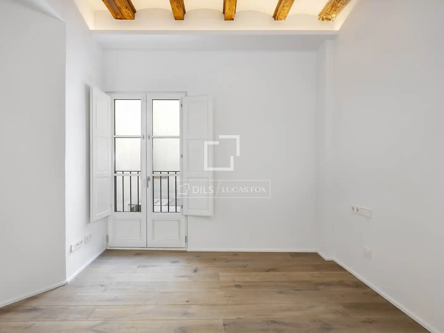 Wohnung zum Verkauf in Barcelona mit Klimaanlage, Heizung und Parkett