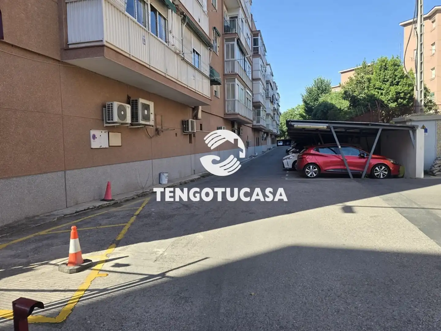 Parking of Garage for rent in Madrid