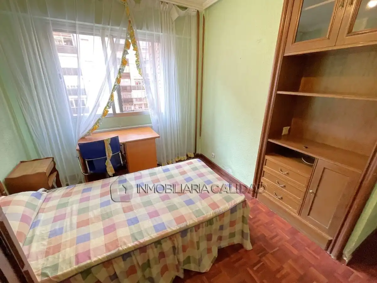 Bedroom of Flat for rent in Burgos  with Heating and Furnished
