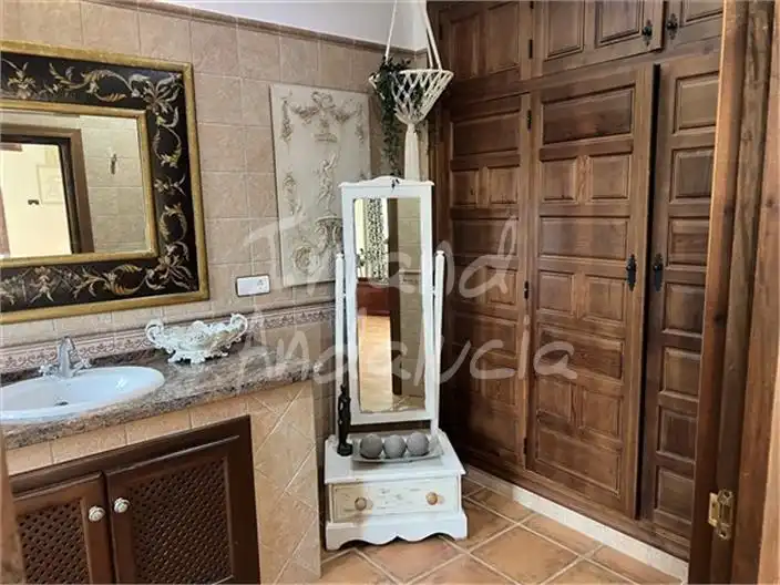 Casa rústica amb piscina en venda a Alcalá la Real, imagen 11