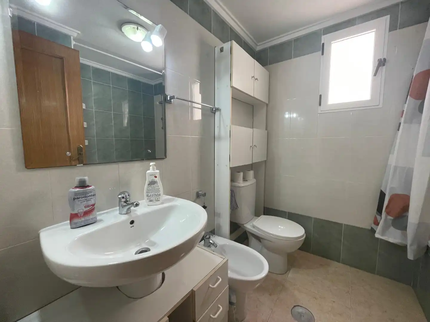 Badezimmer von Wohnung zum Verkauf in Torrevieja mit Klimaanlage, Heizung und Terrasse