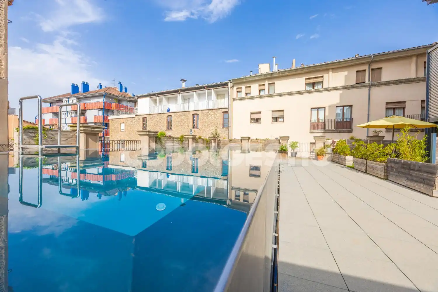Swimming pool of Flat for sale in Vic