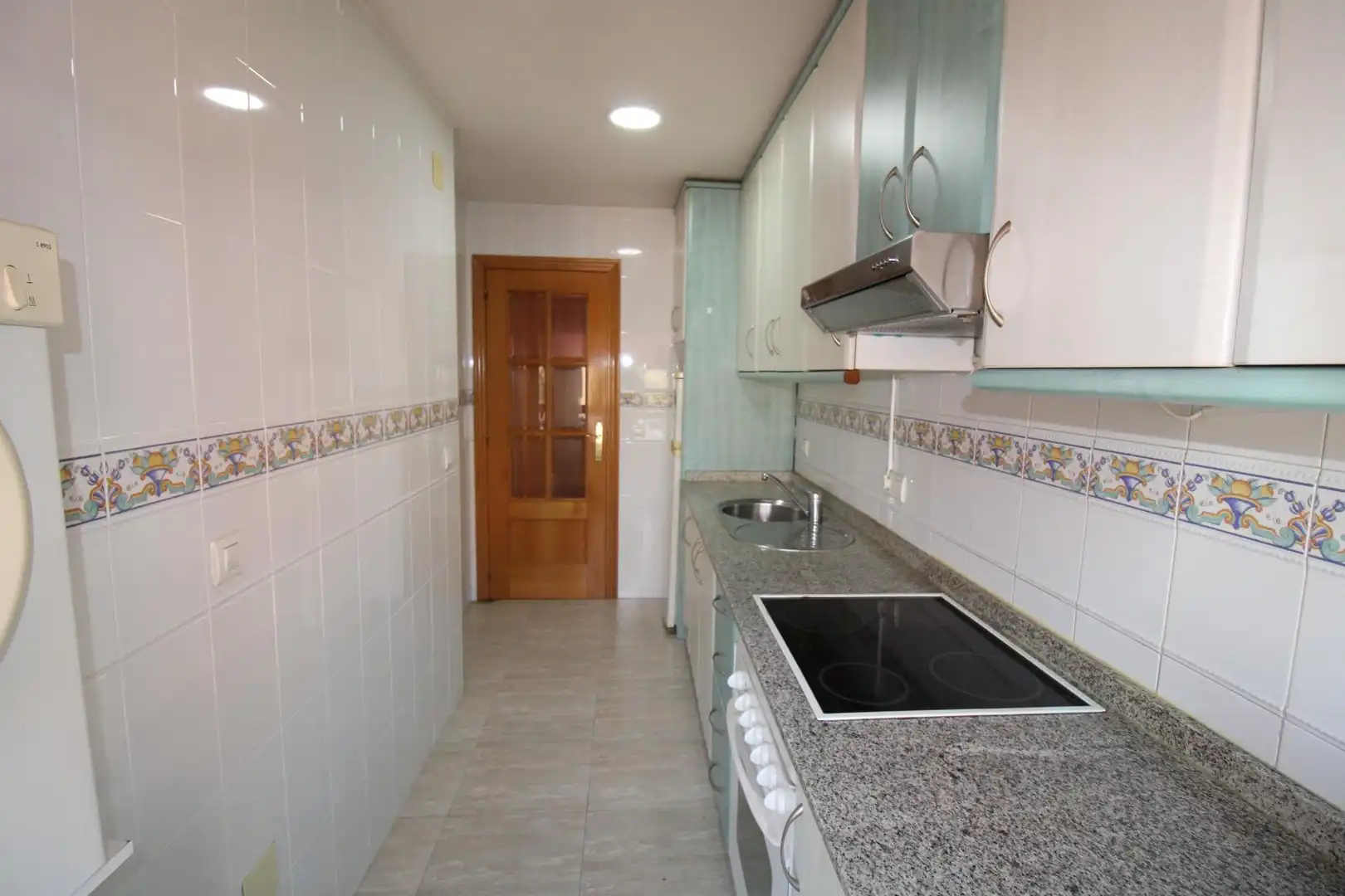 Cuina de Pis de lloguer en Murcia amb Aire condicionat, Calefacció i Moblat