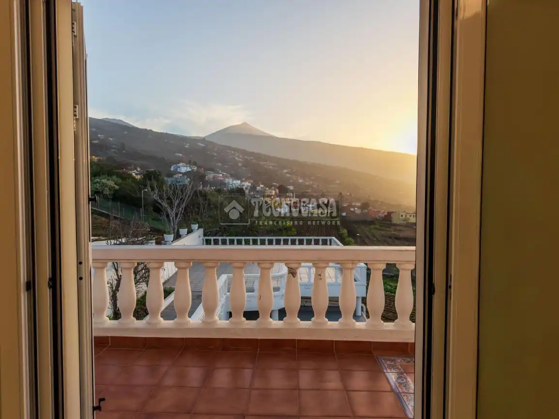Exterior view of Houses for sale in La Orotava
