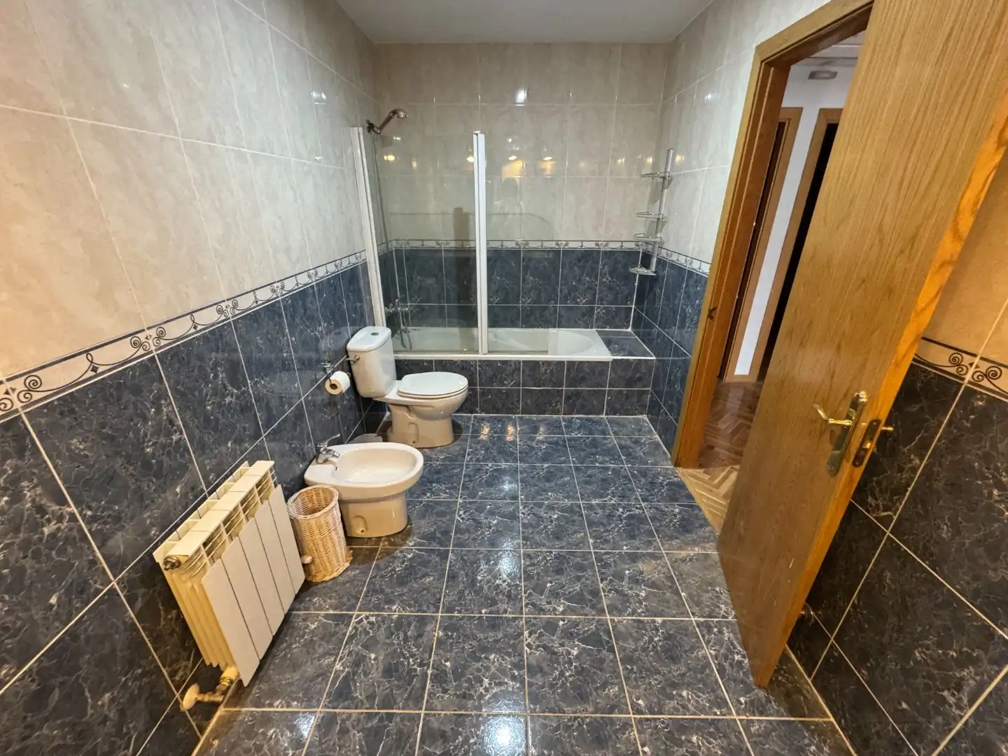 Bathroom of Houses for sale in Aranjuez  with Air Conditioner, Heating and Parquet flooring
