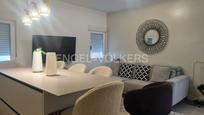 Sala d'estar de Apartament en venda en  Madrid Capital amb Aire condicionat, Calefacció i Parquet