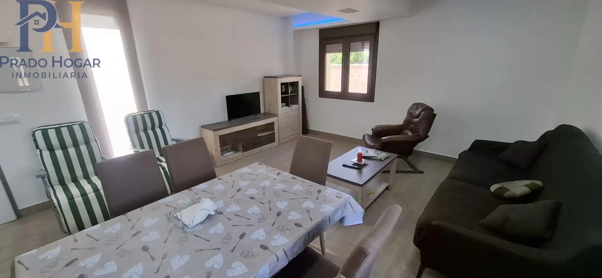 Houses for sale in Calle Calle Moscatel, Pepino