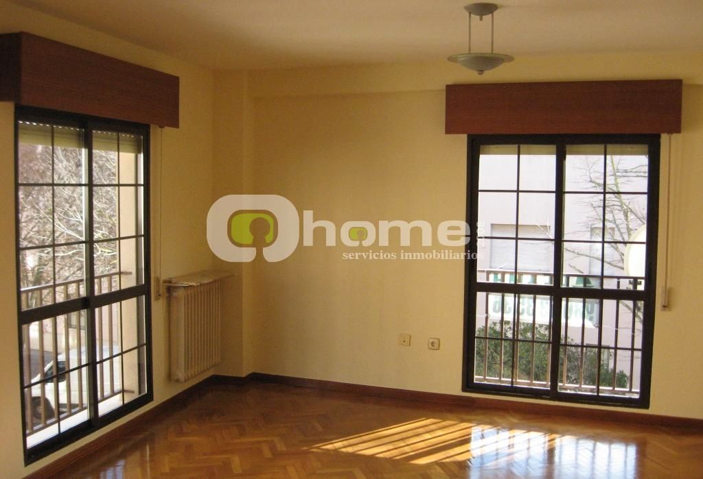 Dormitori de Dúplex de lloguer en Zamora Capital  amb Calefacció