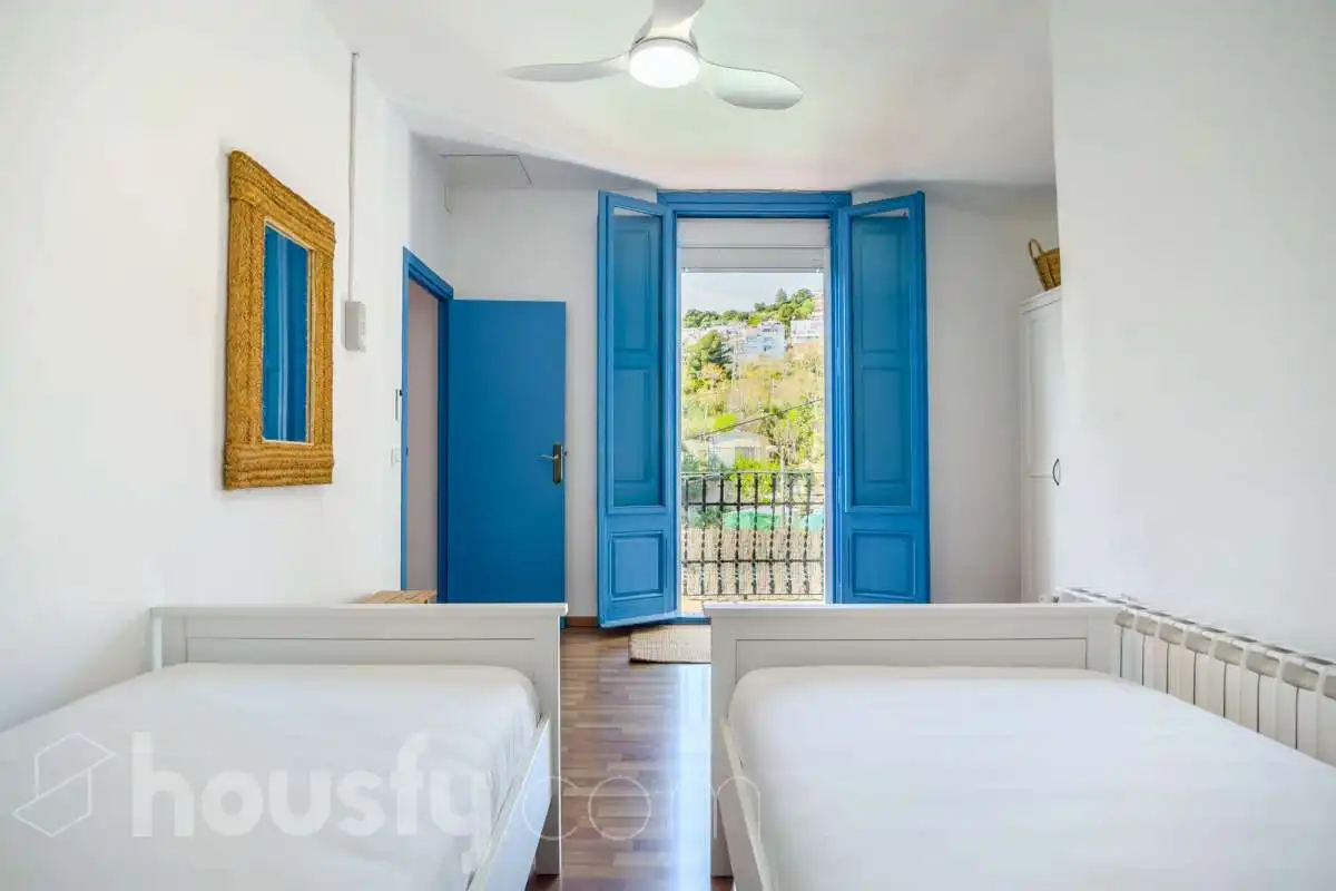 Habitación de Finca rústica en venta en Montgat con Calefacción, Jardín privado y Terraza