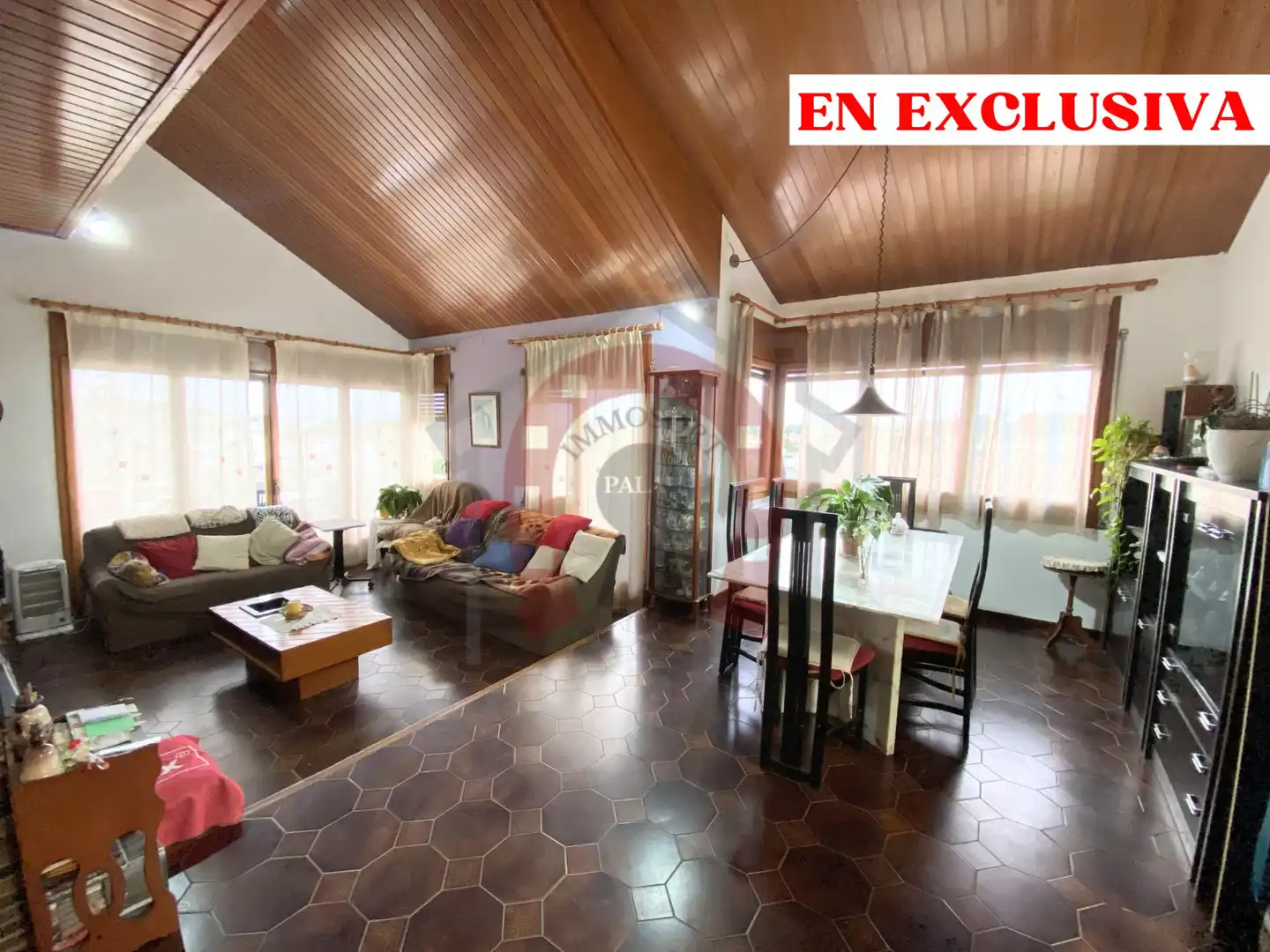 Sala de estar de Casa o chalet en venta en Palau-solità i Plegamans con Terraza, Trastero y Piscina