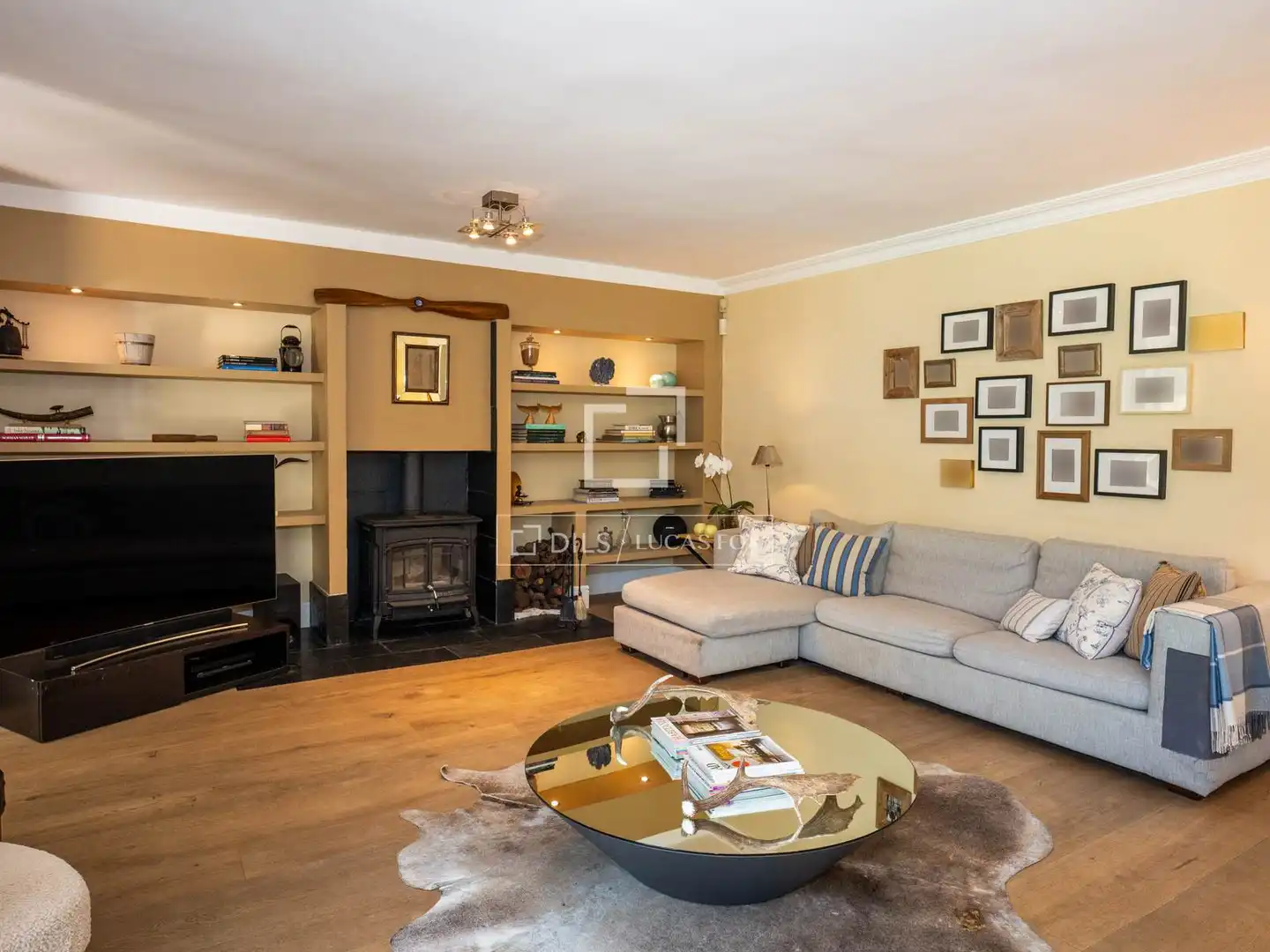 Sala d'estar de Casa o xalet en venda en Algete amb Aire condicionat, Jardí privat i Terrassa