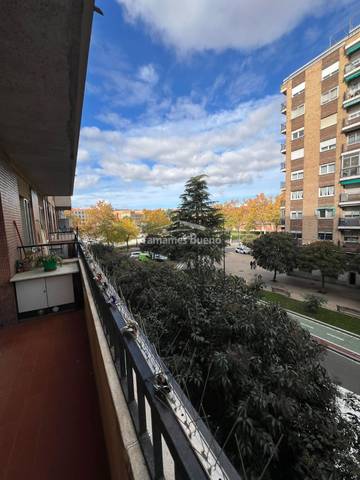Piso en Venta en Alfonso VI en Salesas