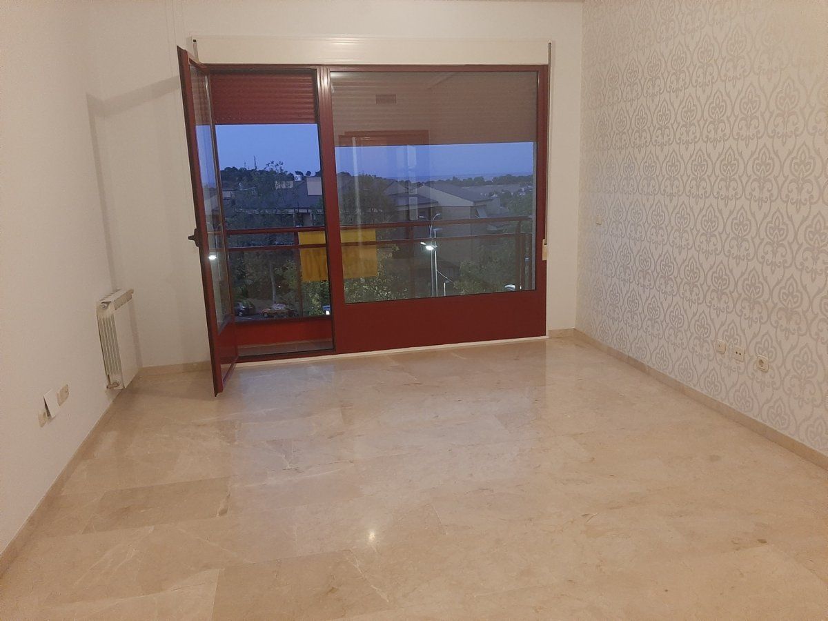 Dormitori de Pis de lloguer en Cáceres Capital amb Aire condicionat, Calefacció i Traster