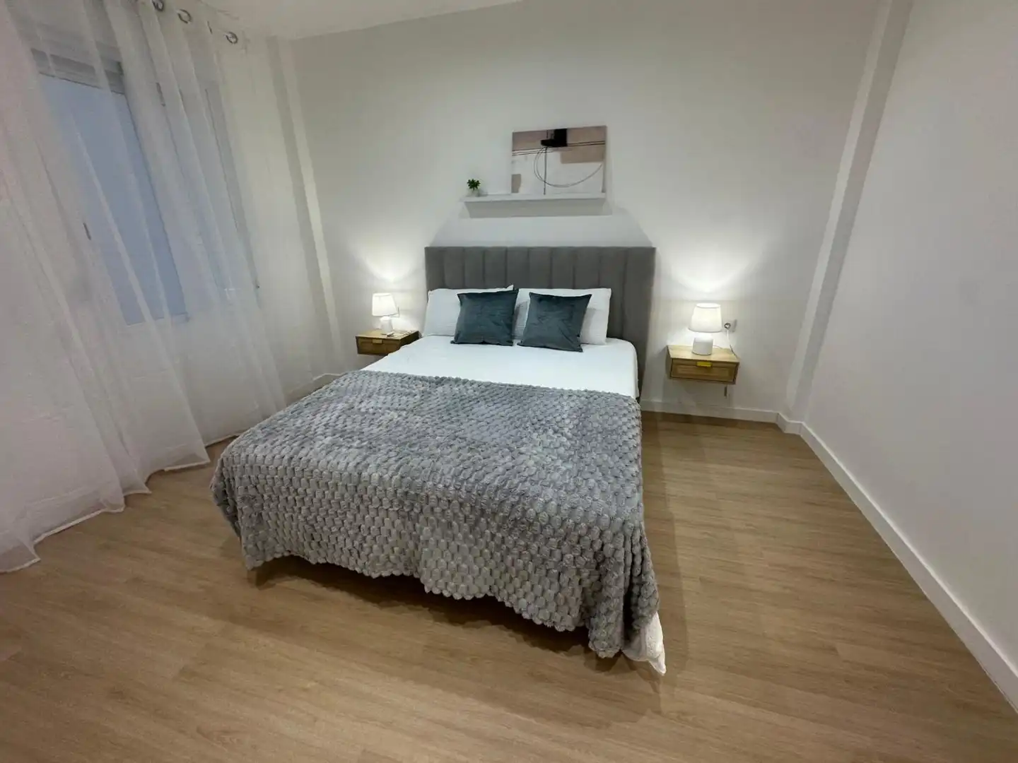 Habitación de Piso en venta en Castellón de la Plana / Castelló de la Plana con Terraza y Amueblado
