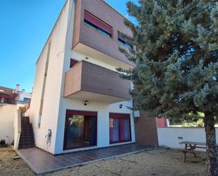 Vista exterior de Casa adosada en venda en  Murcia Capital amb Aire condicionat, Jardí privat i Terrassa