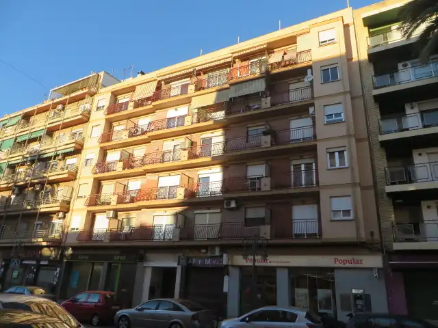 Vista exterior de Pis en venda en Aldaia
