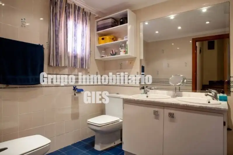 Baño de Casa adosada en venta en Sueca con Aire acondicionado, Calefacción y Terraza