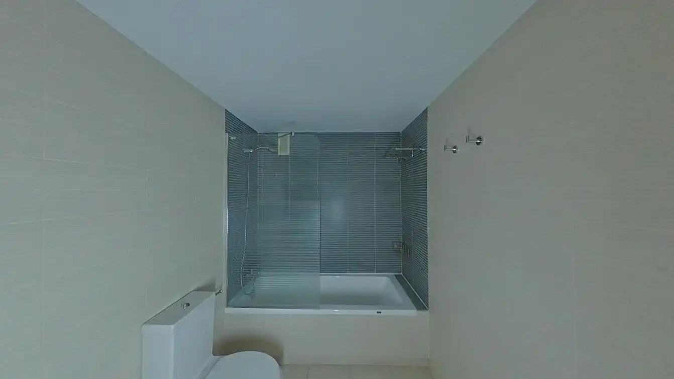 Baño de Piso en venta en Alicante / Alacant con Aire acondicionado, Calefacción y Piscina