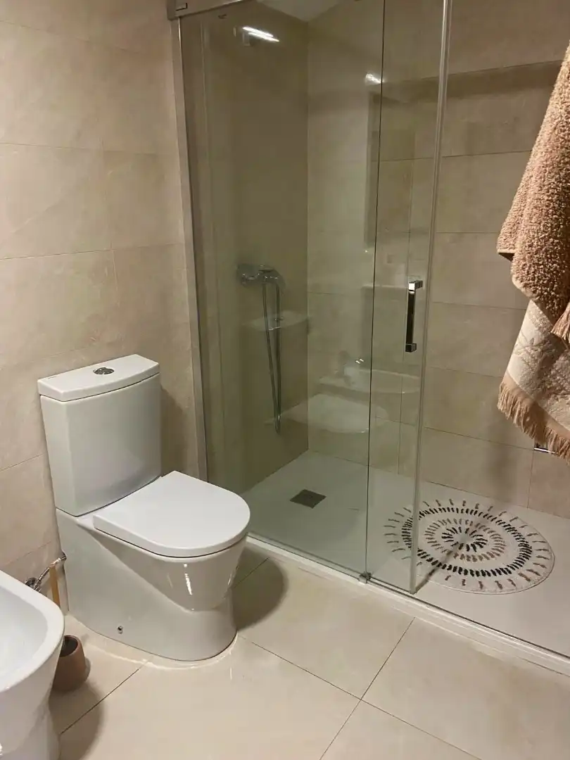 Badezimmer von Country house zur Miete in Barro mit Heizung, Möbliert und Waschmaschine