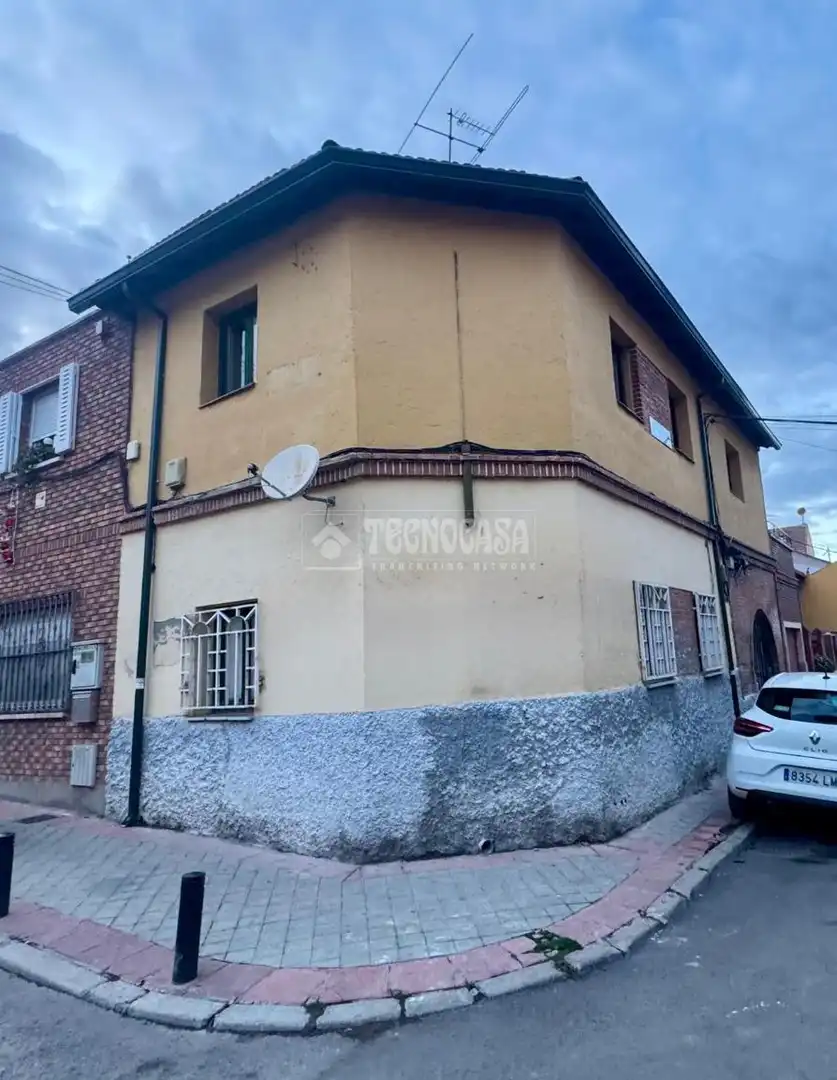 Vista exterior de Piso en venta en  Madrid Capital con Calefacción
