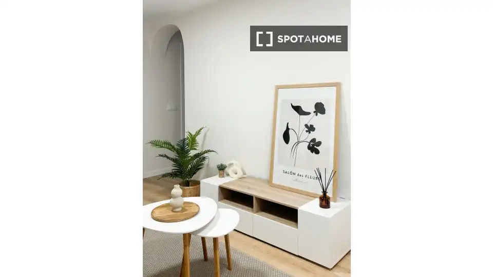 Room in Tres Olivos - Valverde